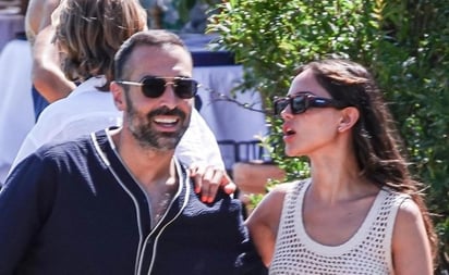 ¿Y Jason Momoa? Eiza González pasea con productor de cine: Eiza González fue vista divirtiéndose con Mohammed Al Turki durante un paseo por Cerdeña, Italia