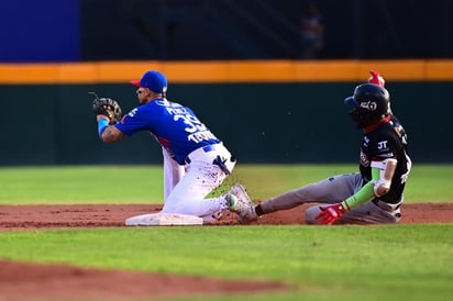 Sultanes toma la ventaja ante los Acereros