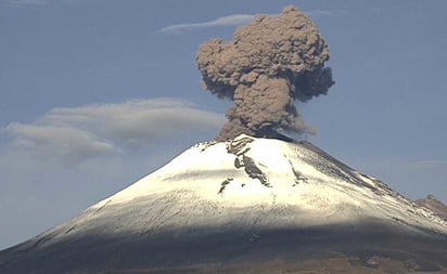 Se registra explosión del Popocatépetl; ceniza va hacia el Edomex