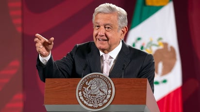 AMLO anuncia inversión de 30 mmdp con CFE