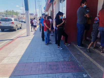 Los negocios de venta de uniformes se recuperaron este regreso a clases