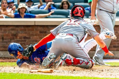 Lindor iguala marca histórica en paliza de Mets 10-2 a Rojos