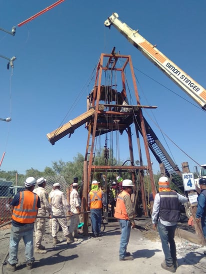 Hoy jueves buzos realizarán otro descenso a mina de Sabinas