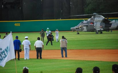 Semar presta helicóptero para show de mascota de Olmecas