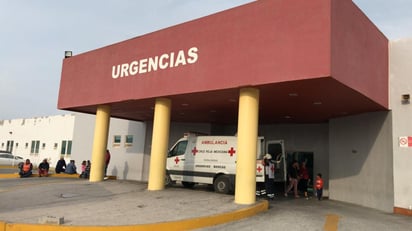 Hombre muere en la entrada de hospital 