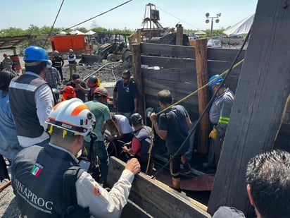 ‘Todavía falta’ para bajar los niveles de agua en rescate de mineros: AMLO