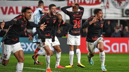 Estudiantes perdió sobre la hora ante Athletico Paranaense y quedó eliminado de la Copa Libertadores