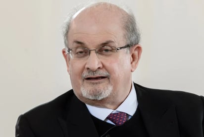 Testigos graban apuñalamiento a Salman Rushdie