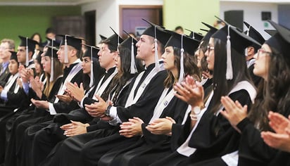 Más universitarios concluyen su carrera