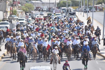 Cabalgata se realiza en conmemoración al 333 aniversario de Monclova 