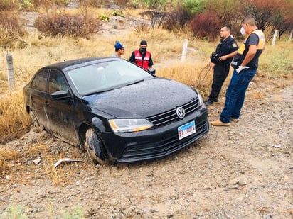 Paisano sufre salida de camino en la carretera 30