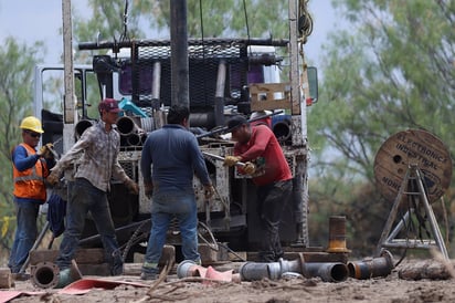 En Sabinas van a inyectar concreto para detener ingreso del agua a pozos