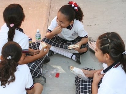 'Lonche escolar otro golpe a la economía familiar