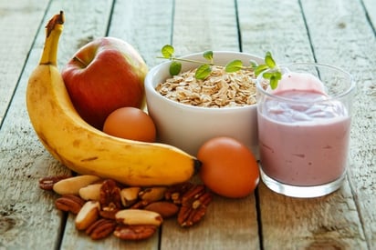 ¿Qué alimentos sí puedes repetir siempre en el desayuno?