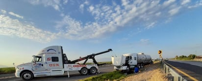 Salida de camino de tráiler provoca cierre de la carretera 57