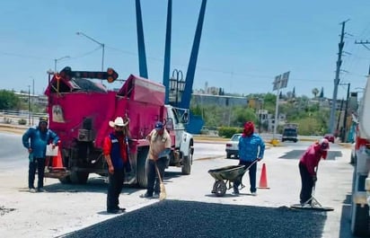 El departamento de bacheo tiene mucho trabajo, gracias a las recientes lluvias