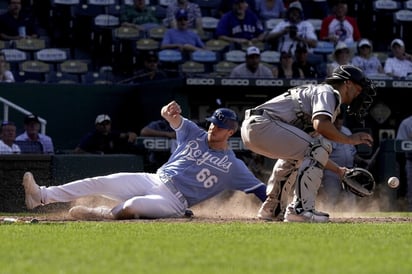 Los Reales de Kansas City vencen a los Medias Blancas de Chicago 