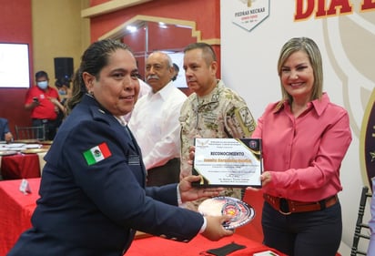 Municipio conmemora a los Bomberos en su día 