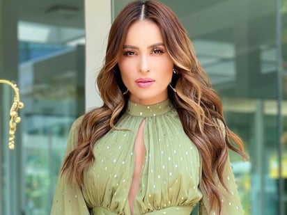 Cynthia Rodríguez muestra cómo lucir hermosa en verano con un minivestido blanco