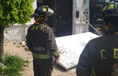 Muere una persona tras caerle marquesina en la colonia del Carmen en Coyoacán