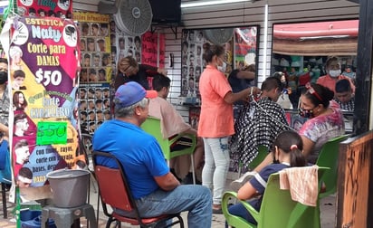 Estudiantes piden ingresar a clases con cabello largo o teñido sin limitaciones