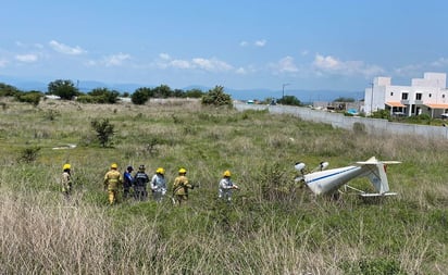 Cae avioneta sobre fraccionamiento en Santa Fe