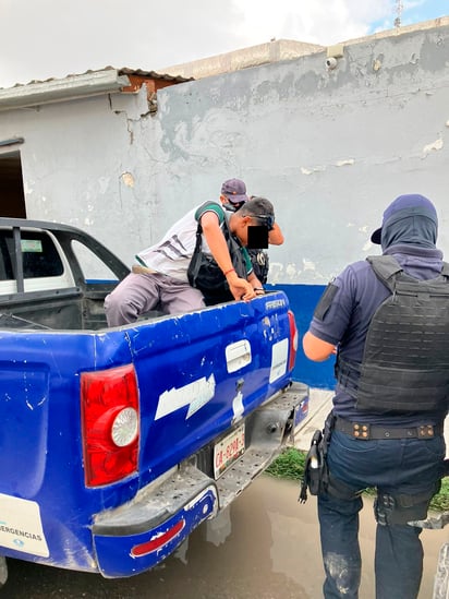 Motociclista hace “trompitos” en el campo de fútbol Garibay y lo arrestan