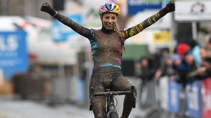 Exhibición de la francesa Ferrand Prevot, segundo oro en Les Gets