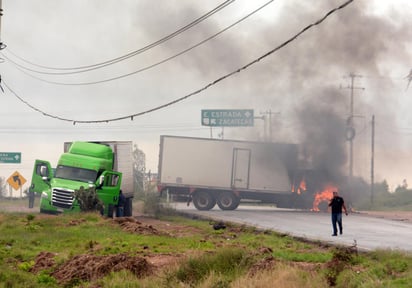 En Zacatecas reportan otro narcobloqueo por segundo día