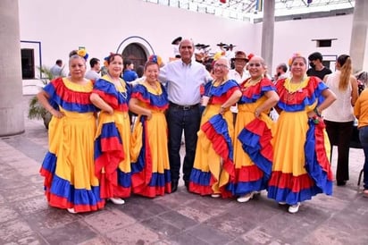 Con mucha alegría y música, el ayuntamiento de Monclova festejó a los abuelos: MONCLOVA