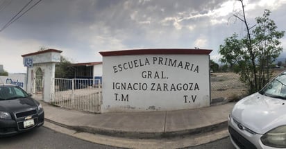 Madres de familia se manifiestan en apoyo del menor que fue abofeteado en una escuela de Monclova 