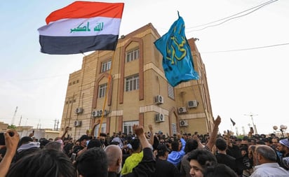 Manifestantes asaltan Palacio Presidencial de Irak tras retirada de Muqtada Al Sadr, célebre líder religioso