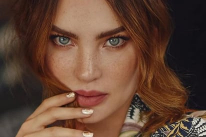 Belinda modela lycras con transparencias y nuevo corte de pelo