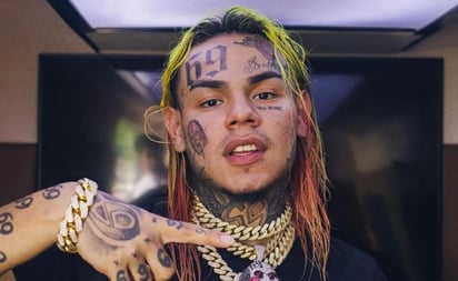 Novia del rapero 6ix9ine fue arrestada tras golpearlo en un restaurante en Miami