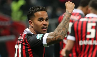 El Brexit deja al Fulham sin Justin Kluivert