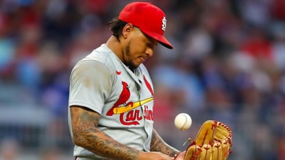 MLB: Carlos Martínez fue suspendido por violar la política de violencia doméstica