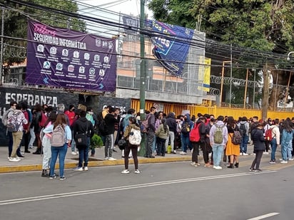 Grupo de encapuchados toman instalaciones de prepa 5 de la UNAM