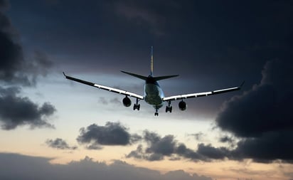 Piloto amenaza con estrellar un avión en un Walmart en Mississippi dice la policía de EU