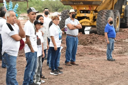 Padre celebra la última misa exequial a 10 mineros atrapados en la mina 