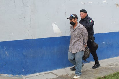 Hombre caminaba en el Centro con arma blanca