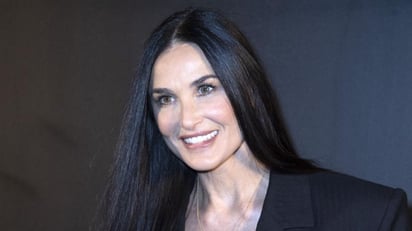  Demi Moore se corona como reina de estilo con arriesgado traje de baño