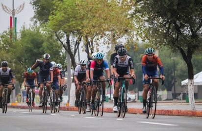 Alcaldesa da inicio al serial de ciclismo 2022