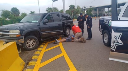 Hombre de EU sufre infarto y muere, en el puente internacional 