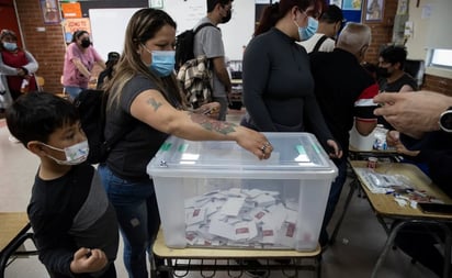 Chile comienza el conteo de votos del histórico plebiscito constitucional