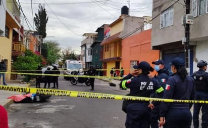 Matan a policía de un disparo en la cabeza; iba a llevar a su hija a la escuela en Neza