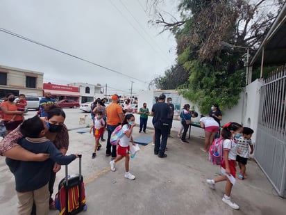 Primaria se inunda; piden drenaje pluvial