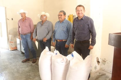 Productores agradecen la  entrega de semilla forrajera