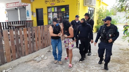 VIDEO:Mujer intenta tirarse del puente de la UMF 86 por agresiones de pareja; fue salvada por un ciudadano 