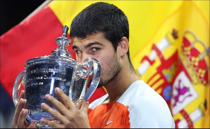 ¿Quién es Carlos Alcaraz, el nuevo rey del tenis que conquistó el US Open?