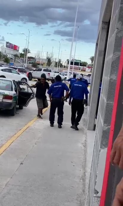 Riñas estudiantiles son constantes en el Mall Paseo Monclova